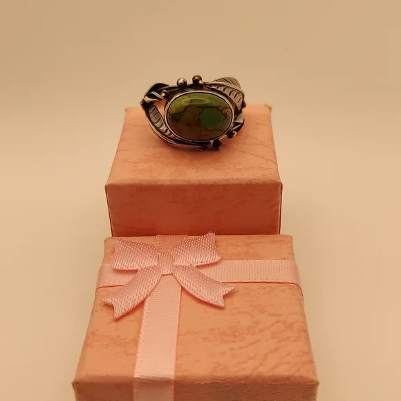 Vintage-Inspired Sterling & Composite Green Turquoise Ring Size 9 - Picture 7 of 7